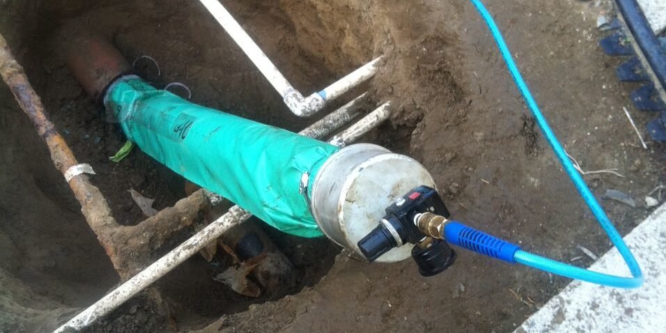 how trenchless pipe lining work